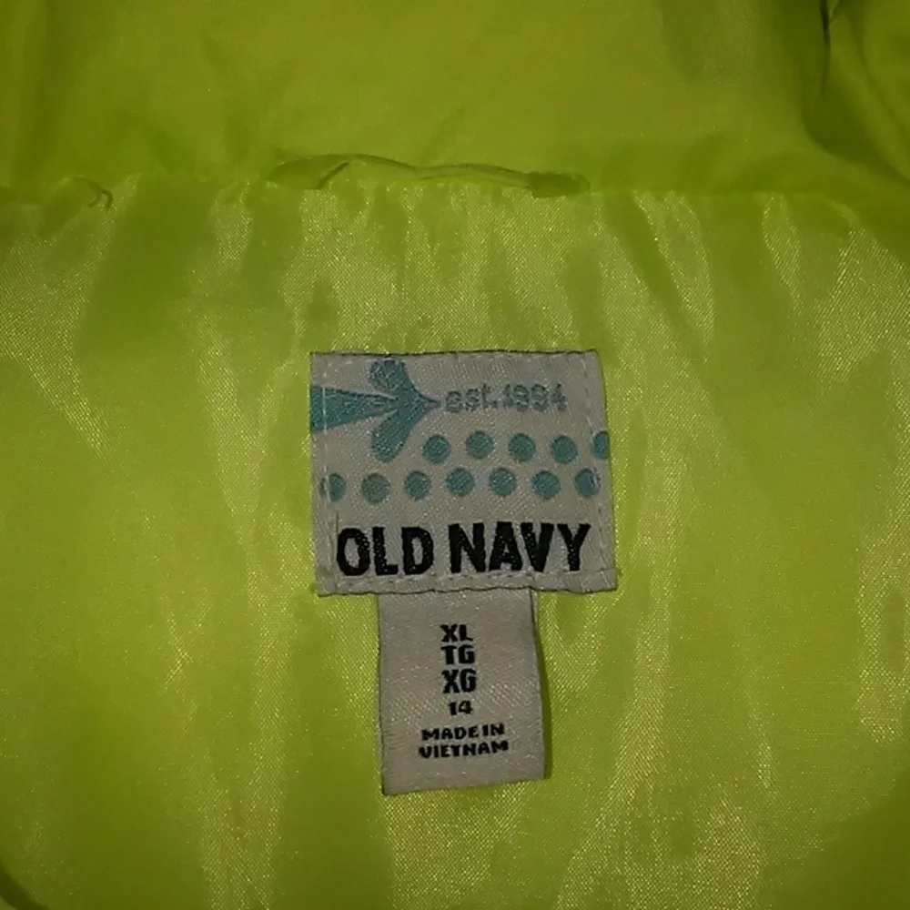 Girl's Old Navy Puff Vest